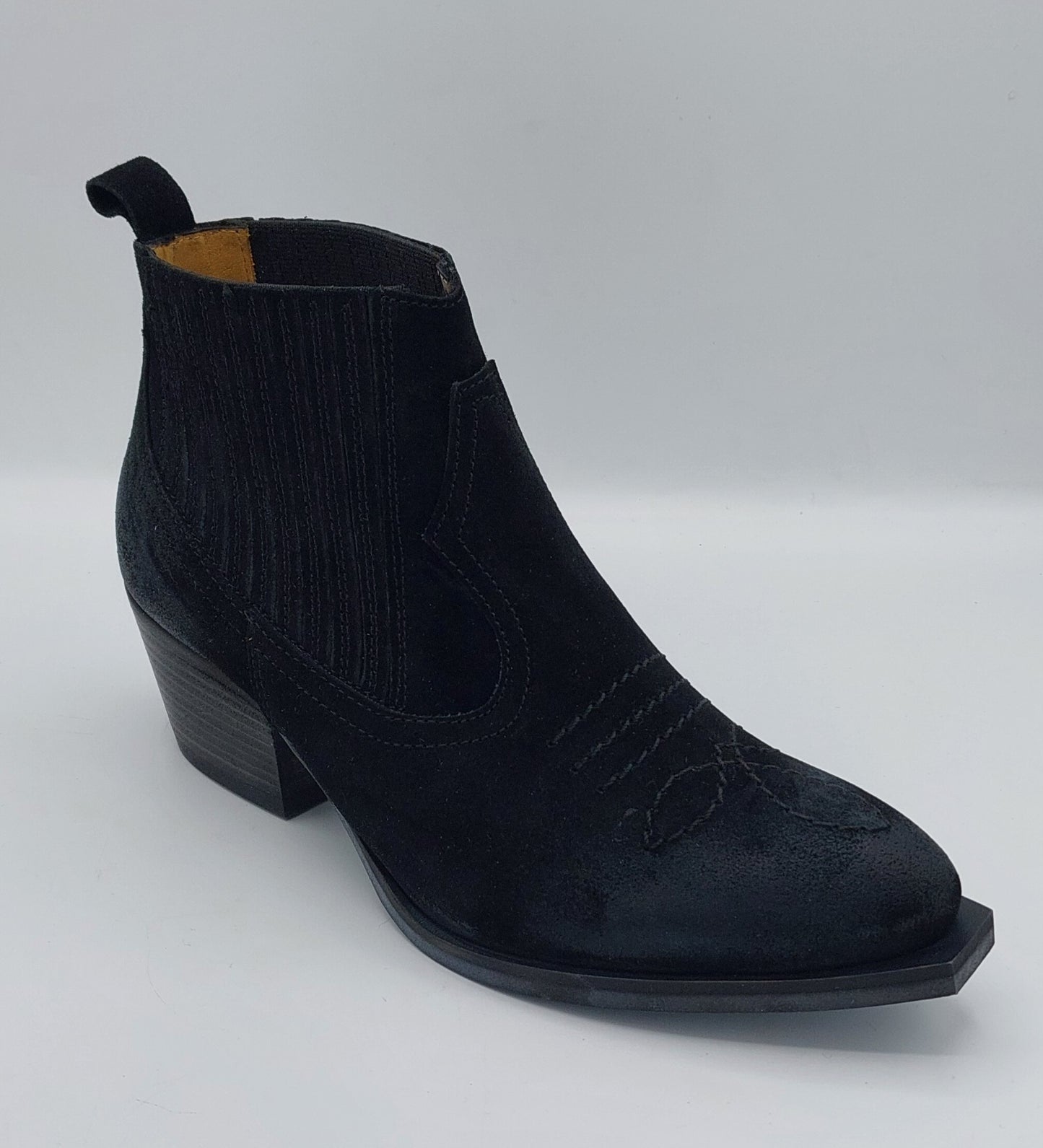 Gio+ stivaletto texano in camoscio nero