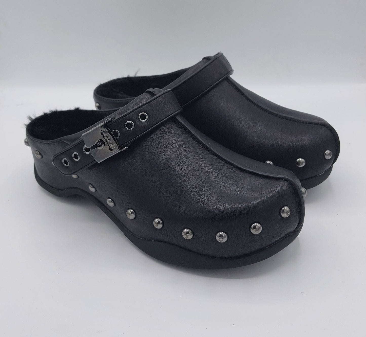 Sabot Scholl en cuir noir