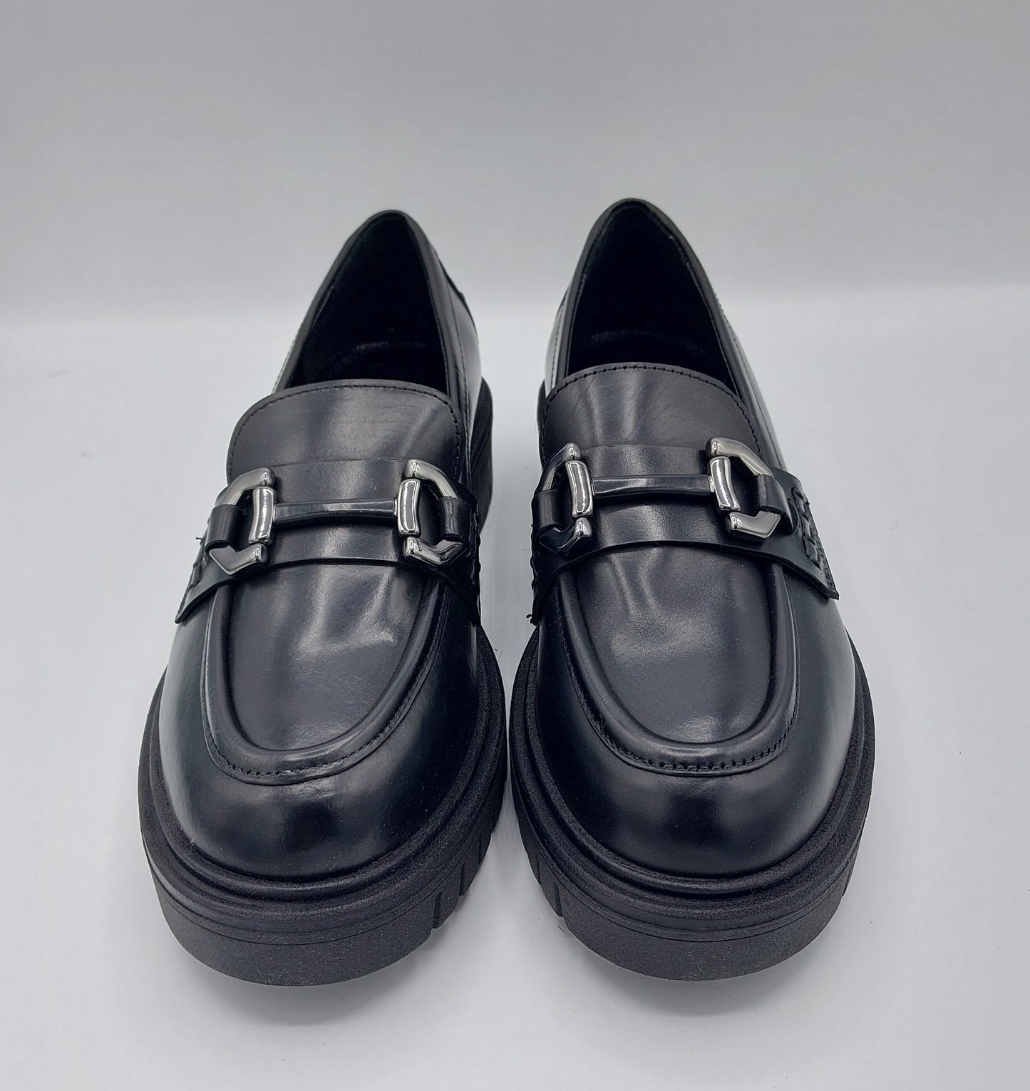 Noyau de mocassin en cuir noir avec mors