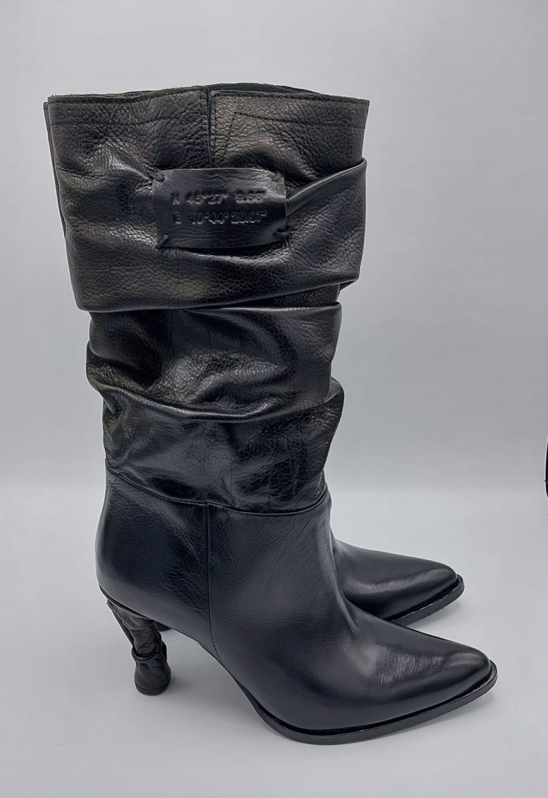 Stivale in pelle nera con tacco A.S.98