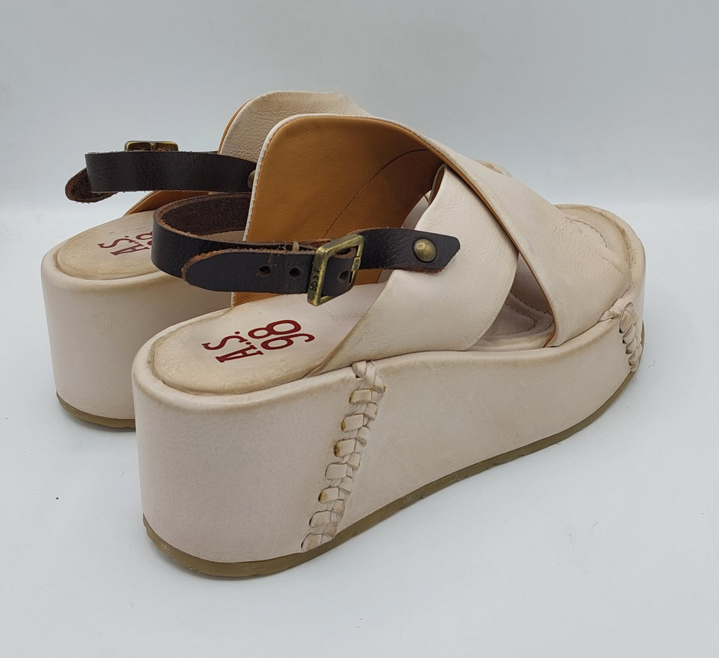 A.S.98 sandali in pelle panna incrocio zeppa