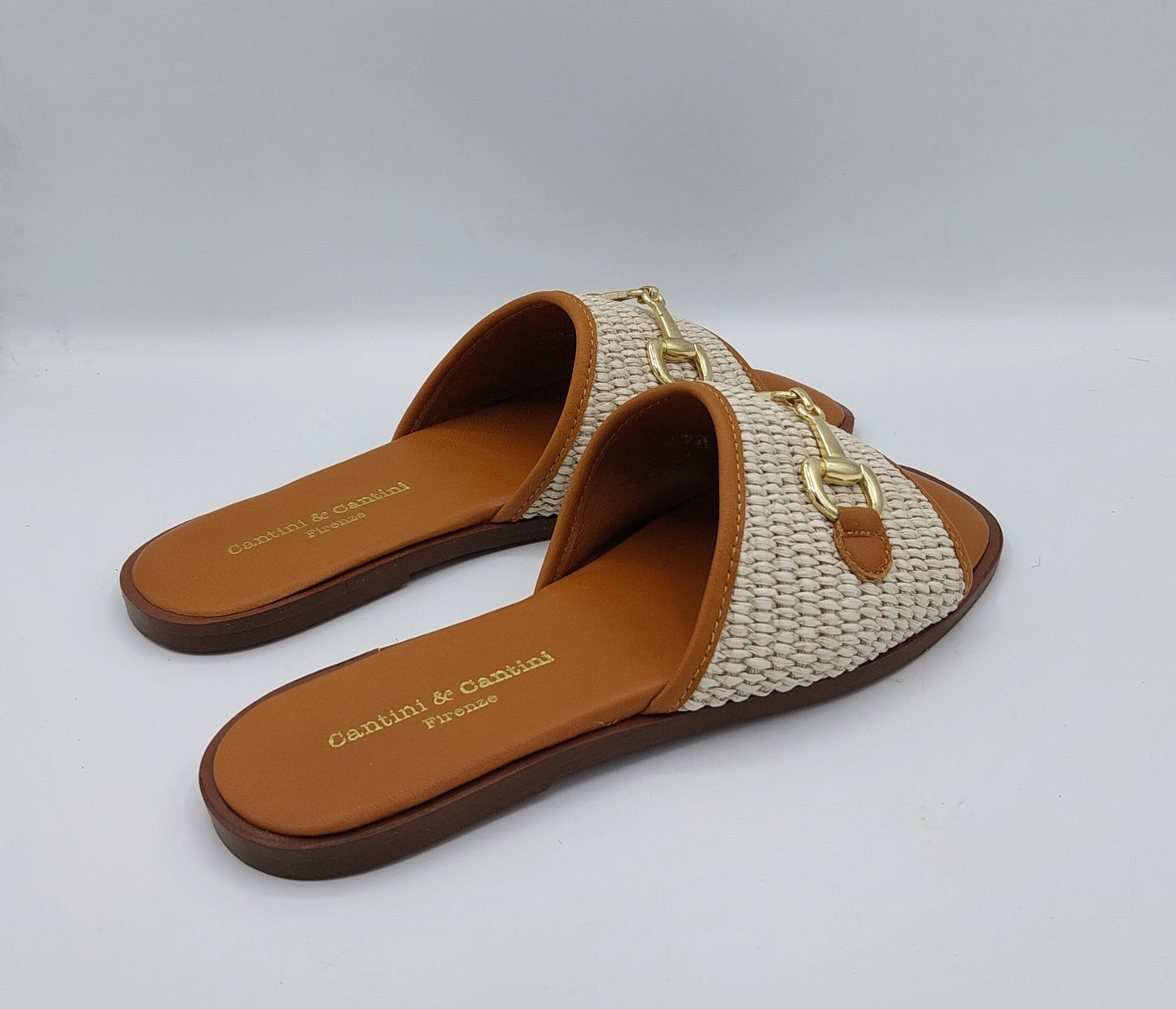 Cantini ciabatta in raffia panna con morsetto oro