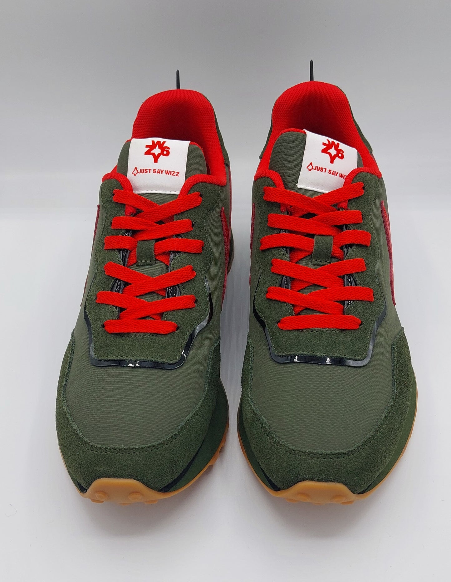 Sneakers Wizz uomo verde con dettaglio rosso