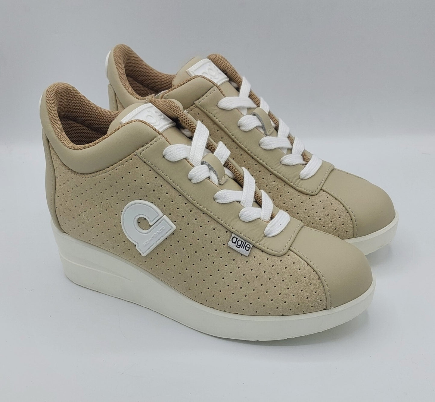 Rucoline agile scarpa camoscio forato beige