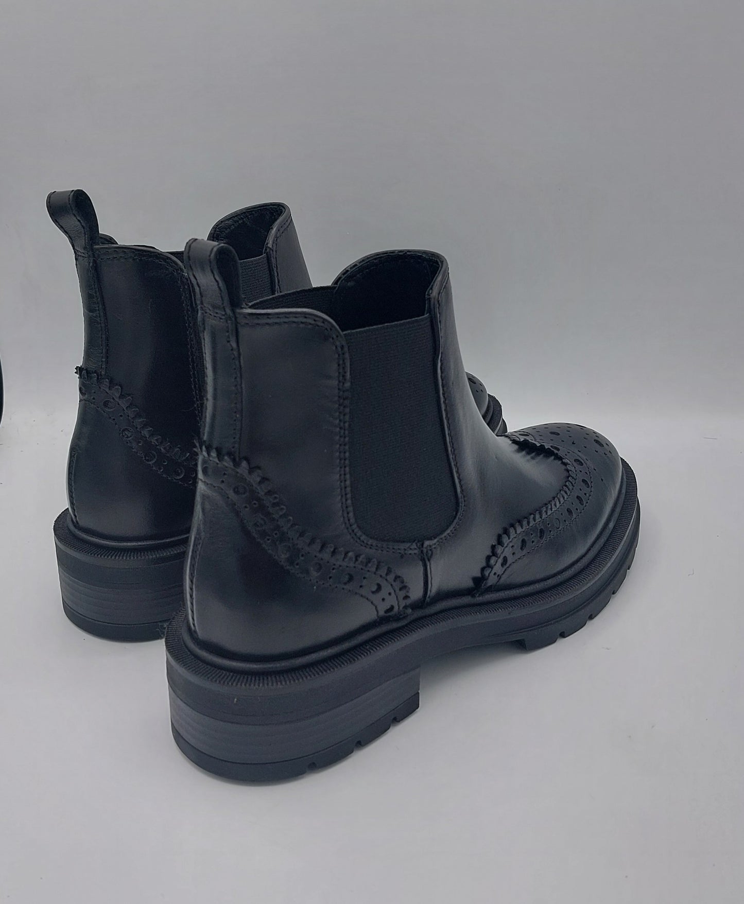 Carmens beatles donna pelle nera