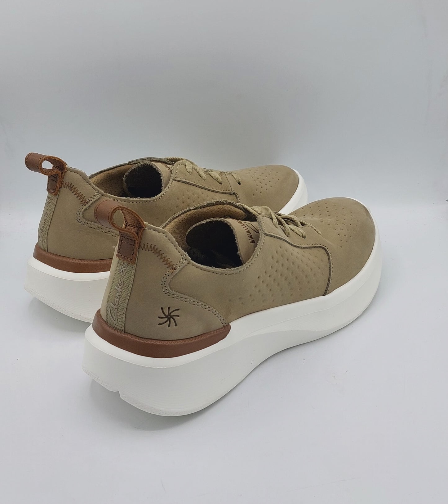 Clarcks scarpa allacciata pelle taupe