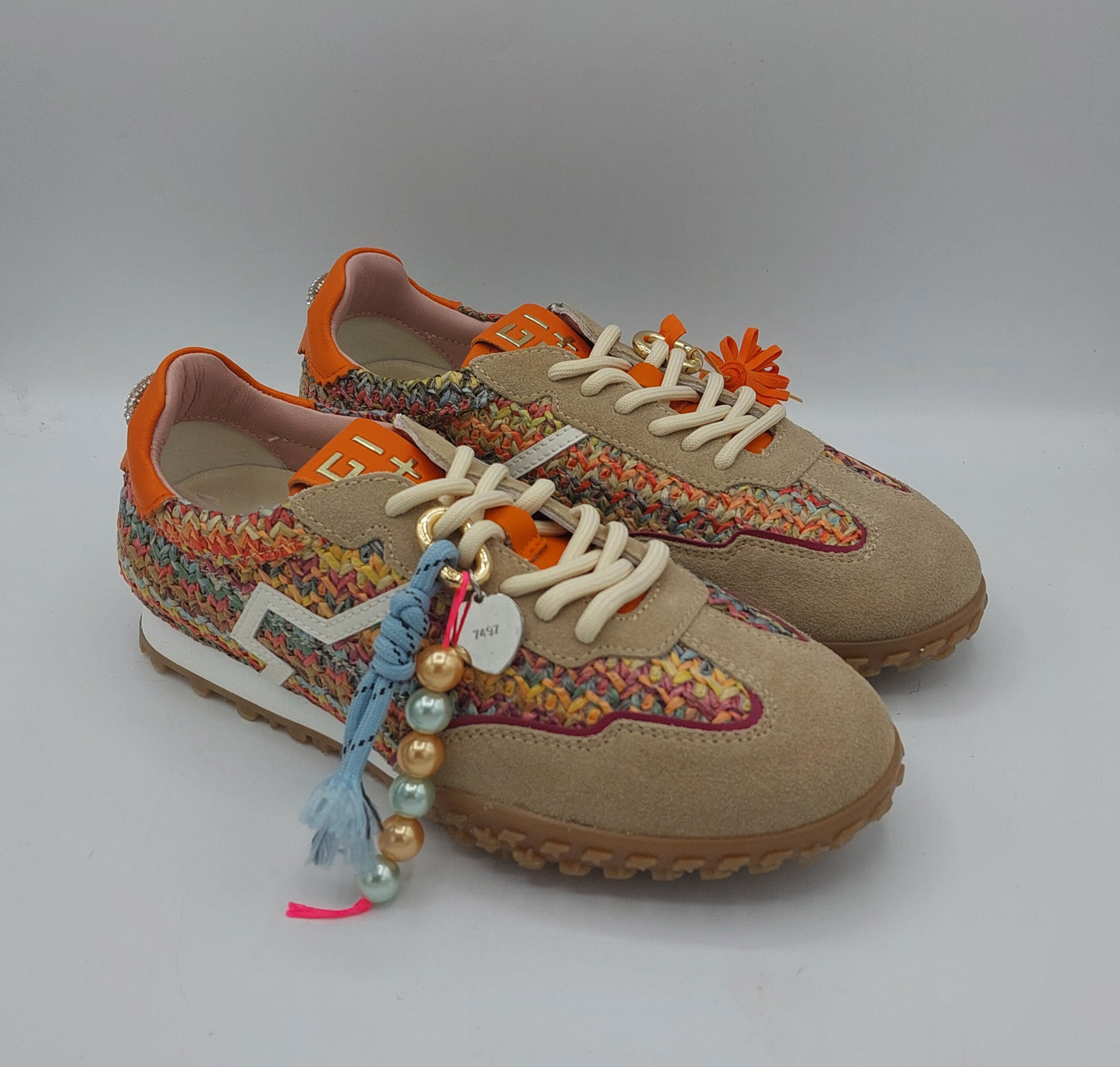 Gio+ sneakers camoscio e intreccio raffia