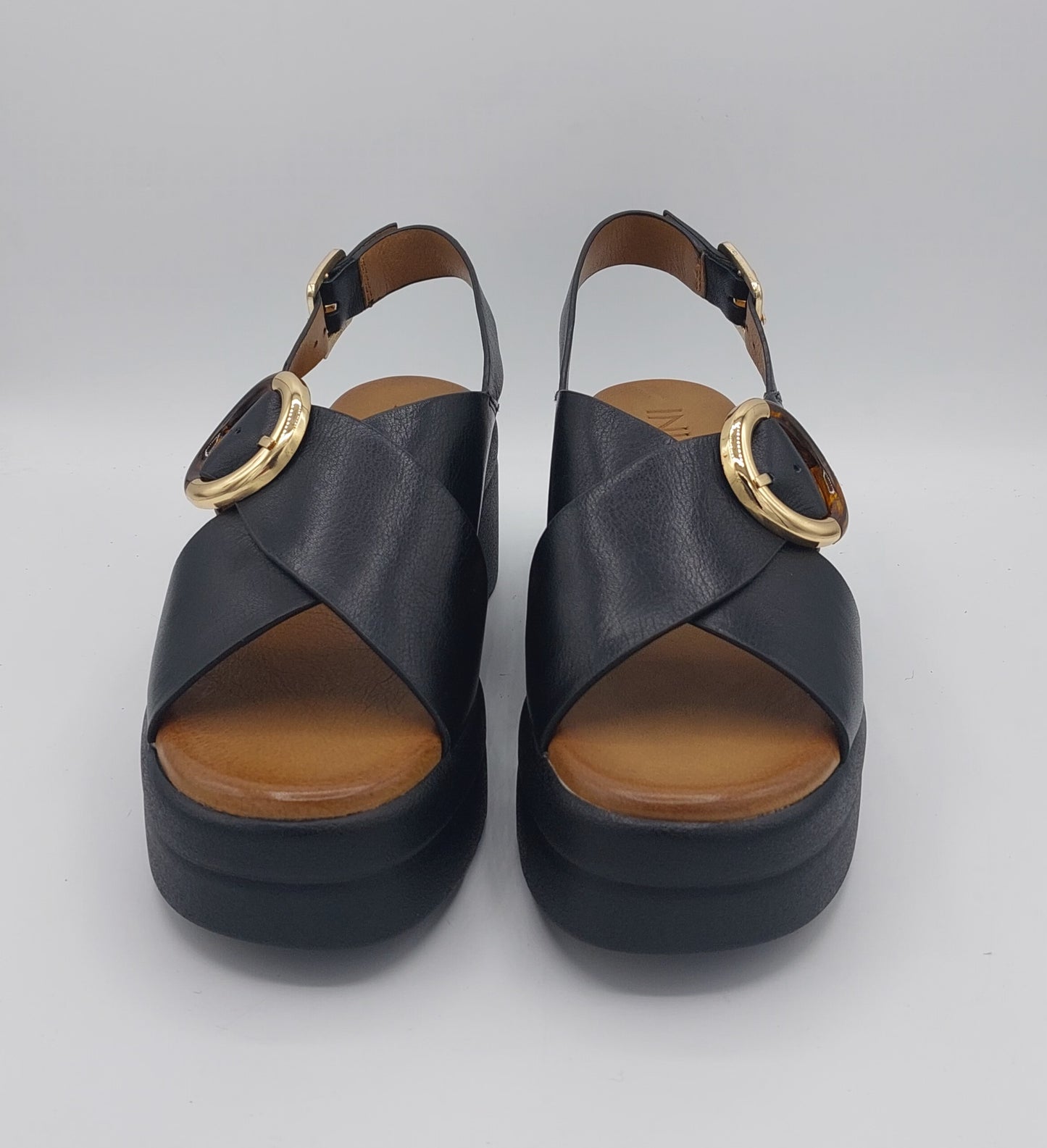 Inuovo sandalo incrocio nero
