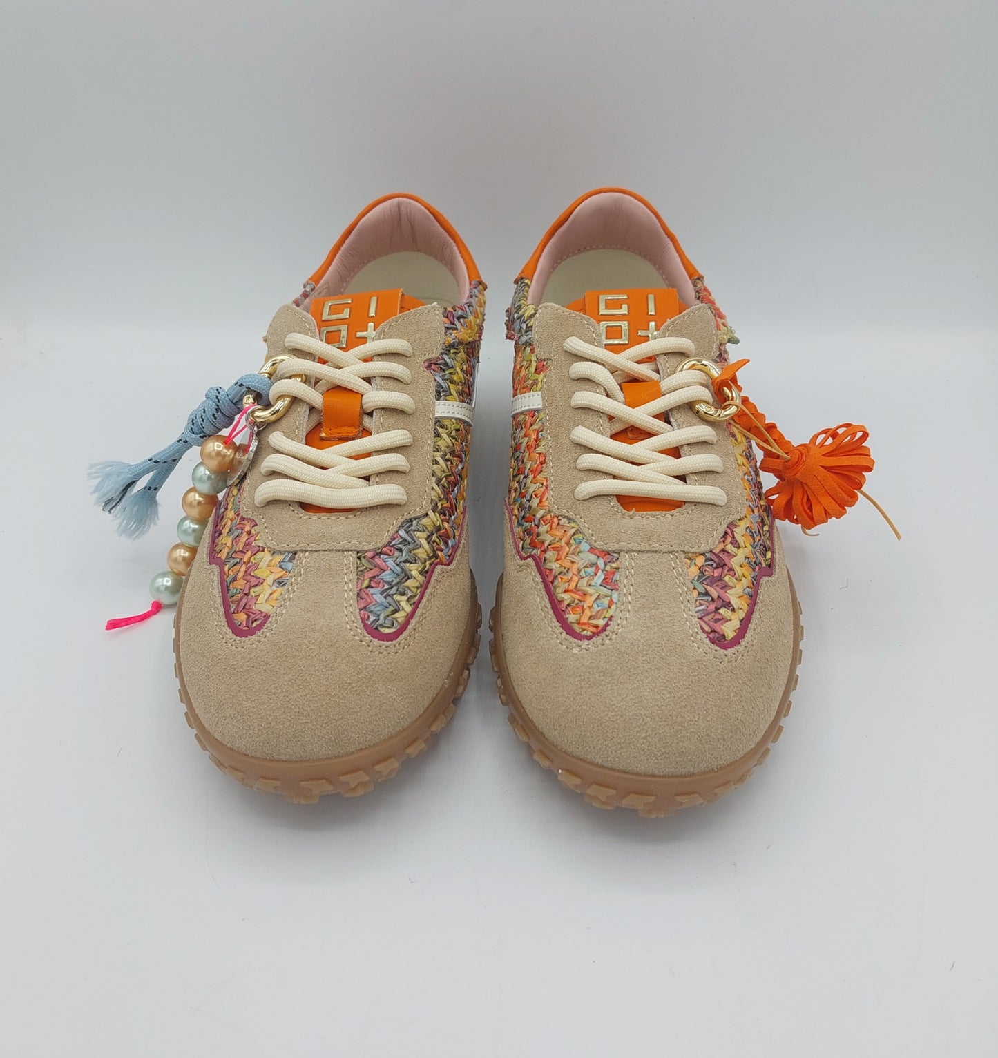 Gio+ sneakers camoscio e intreccio raffia