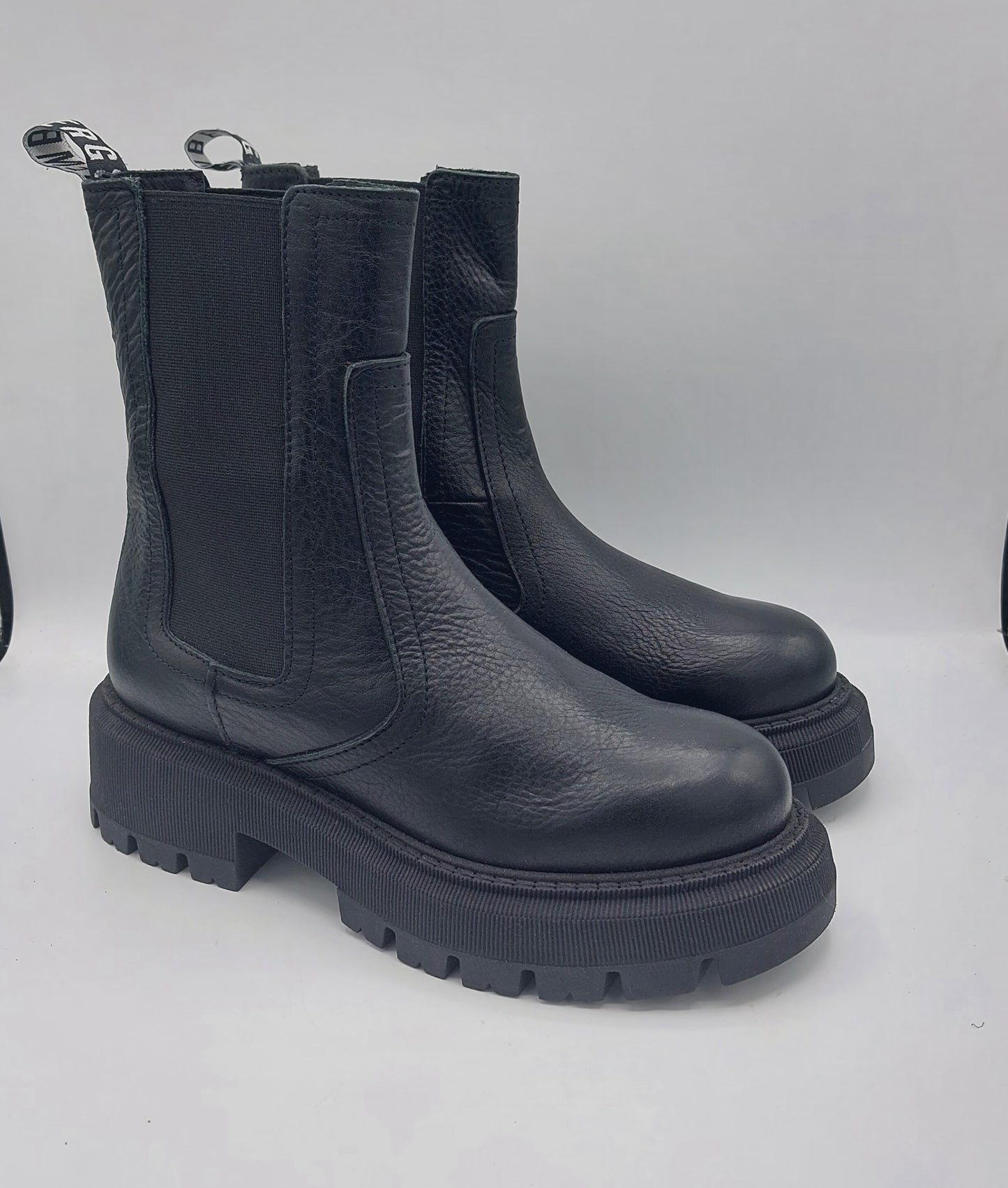 Bikkembergs betols in pelle nera