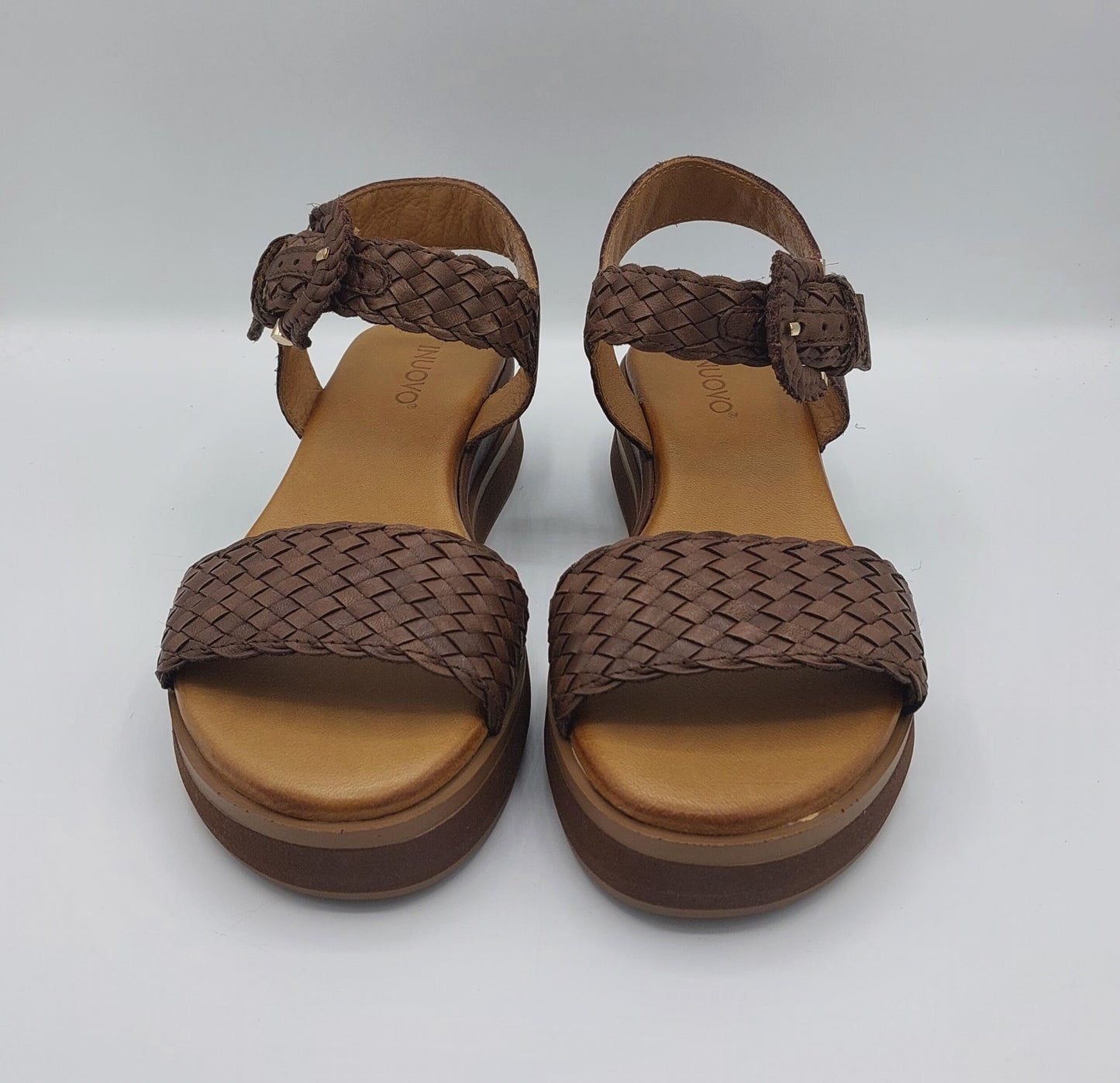 Inuovo sandalo treccia marrone