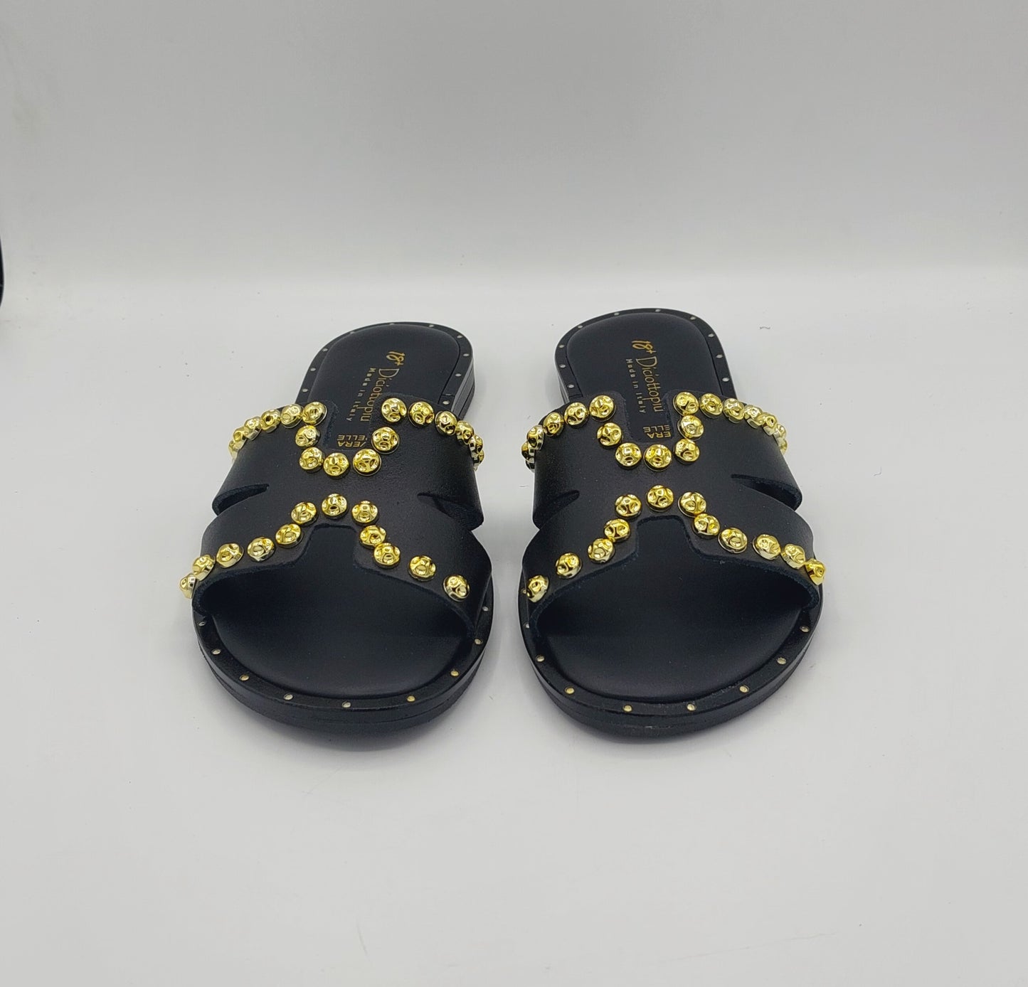 18+ ciabatta  nera con borchie oro