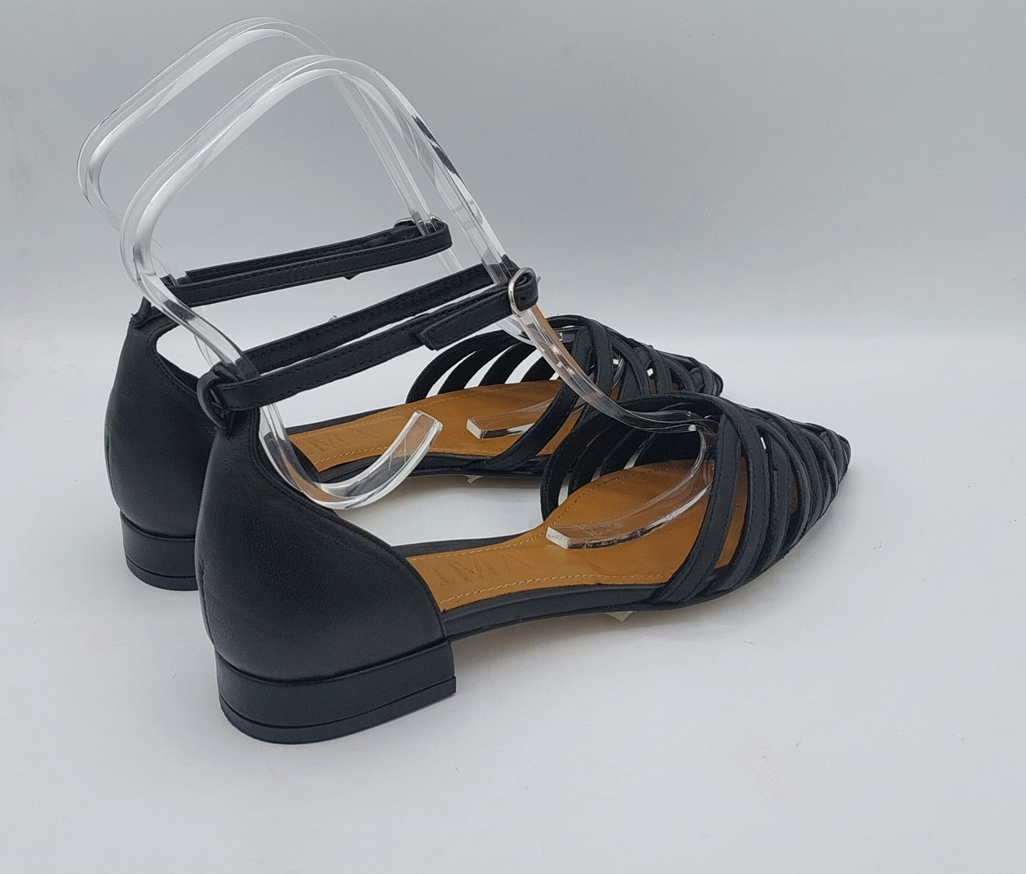Anima ballerina in pelle nera  traforata
