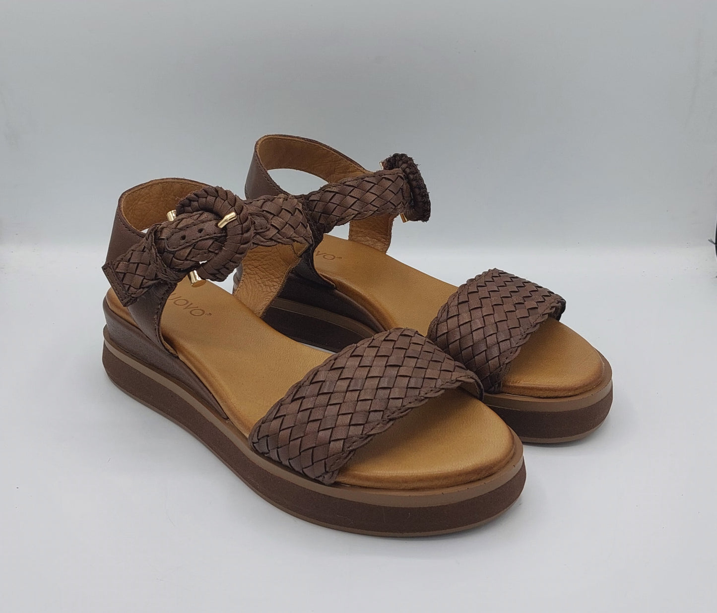 Inuovo sandalo treccia marrone