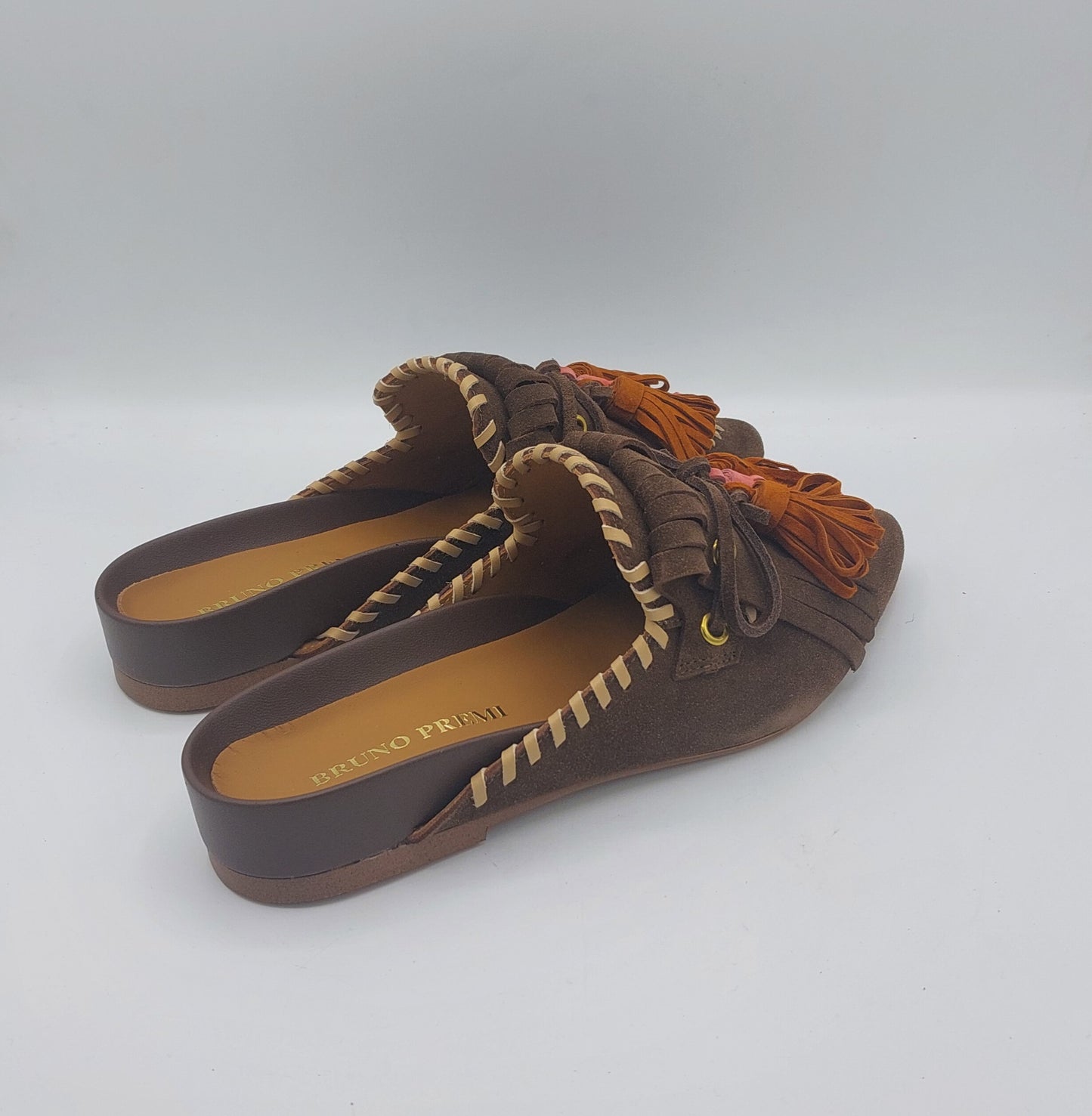 Bruno Premi sabot in camoscio marrone con nappole arancio