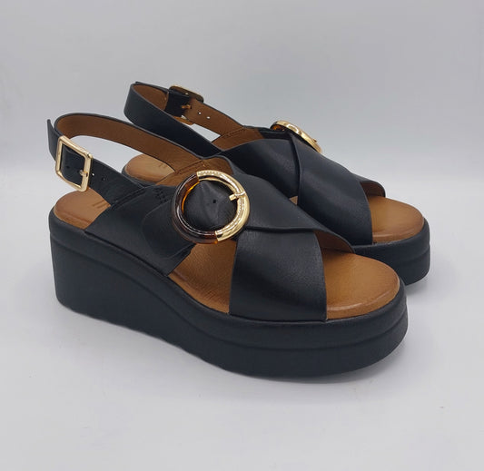 Inuovo sandalo incrocio nero