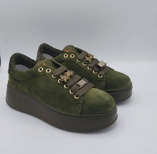 Gio+ sneakers in camoscio verde