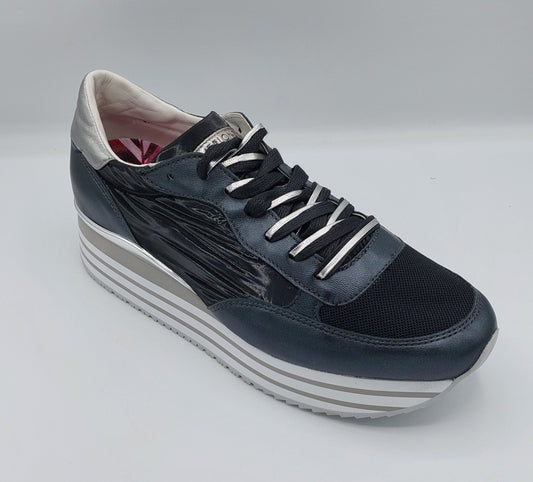 Crime London Runner black sneakers