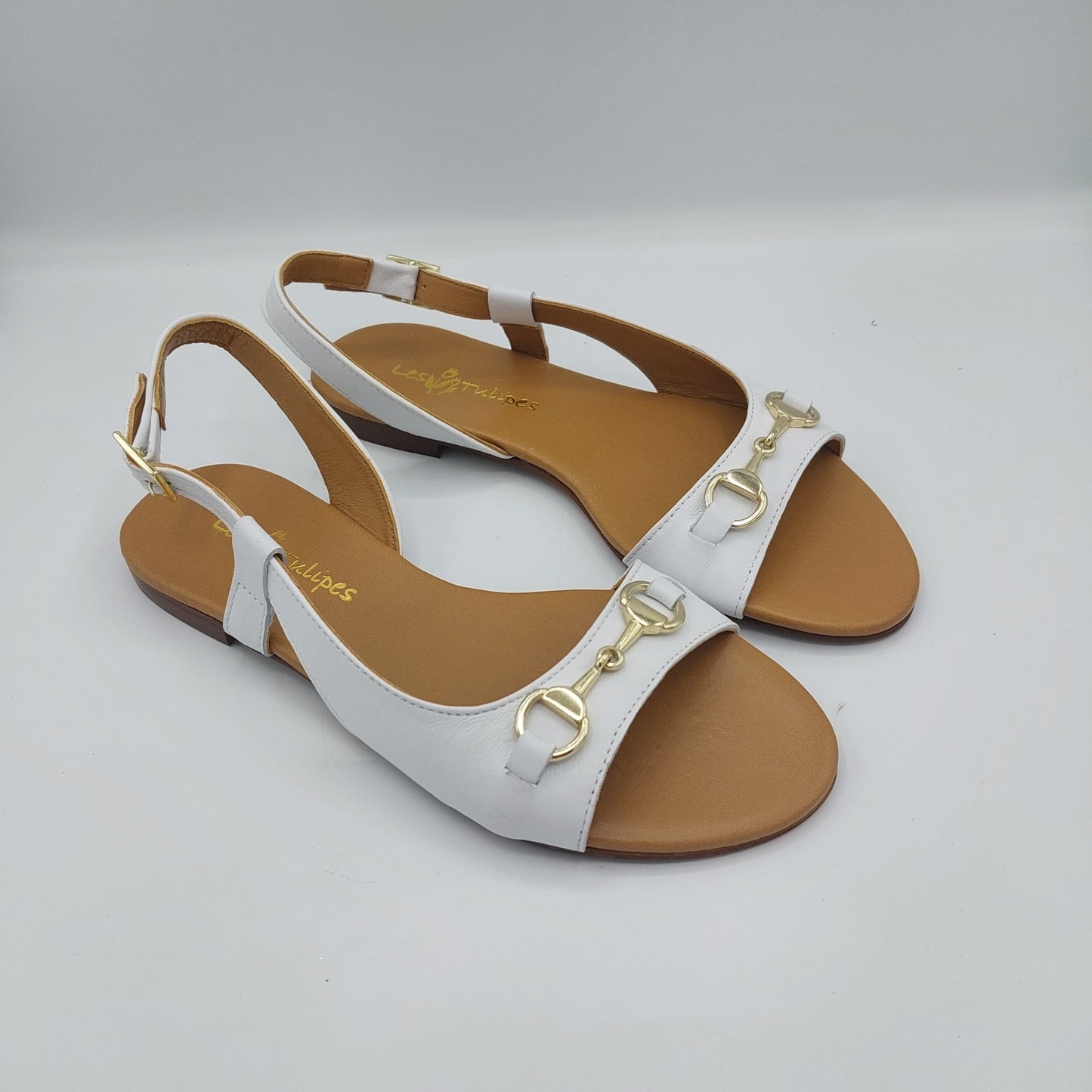 Les Tulupes low cut white leather sandal