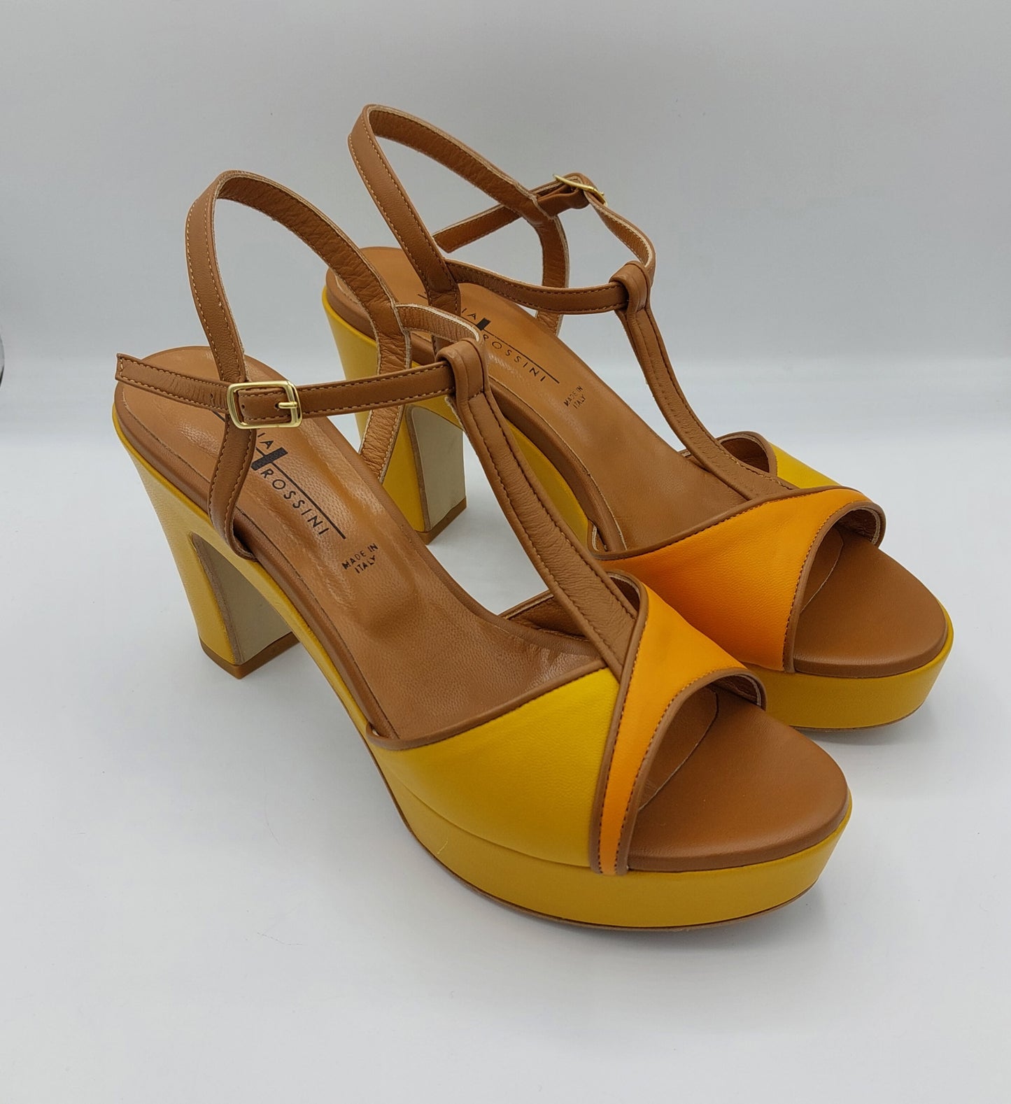 Silvia Rossini sandalo cuoio arancio e giallo