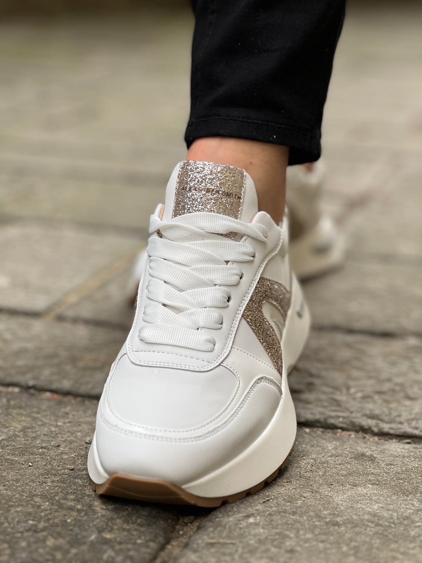 White and gold Alexander Smith sneakers